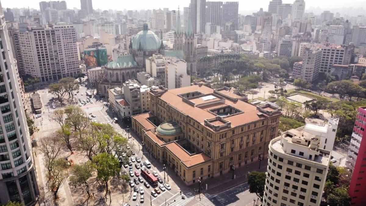 3-apto Liberdade 450' Metro -teatro Renault São Paulo