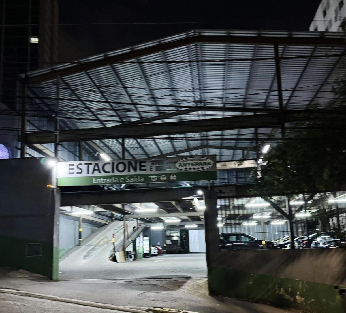 3-apto Liberdade 450' Metro -teatro Renault Apartamento *